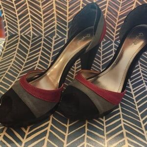 QUPID Heeled Shoe, 7.5 size, Gray w Gold and Purple and Black